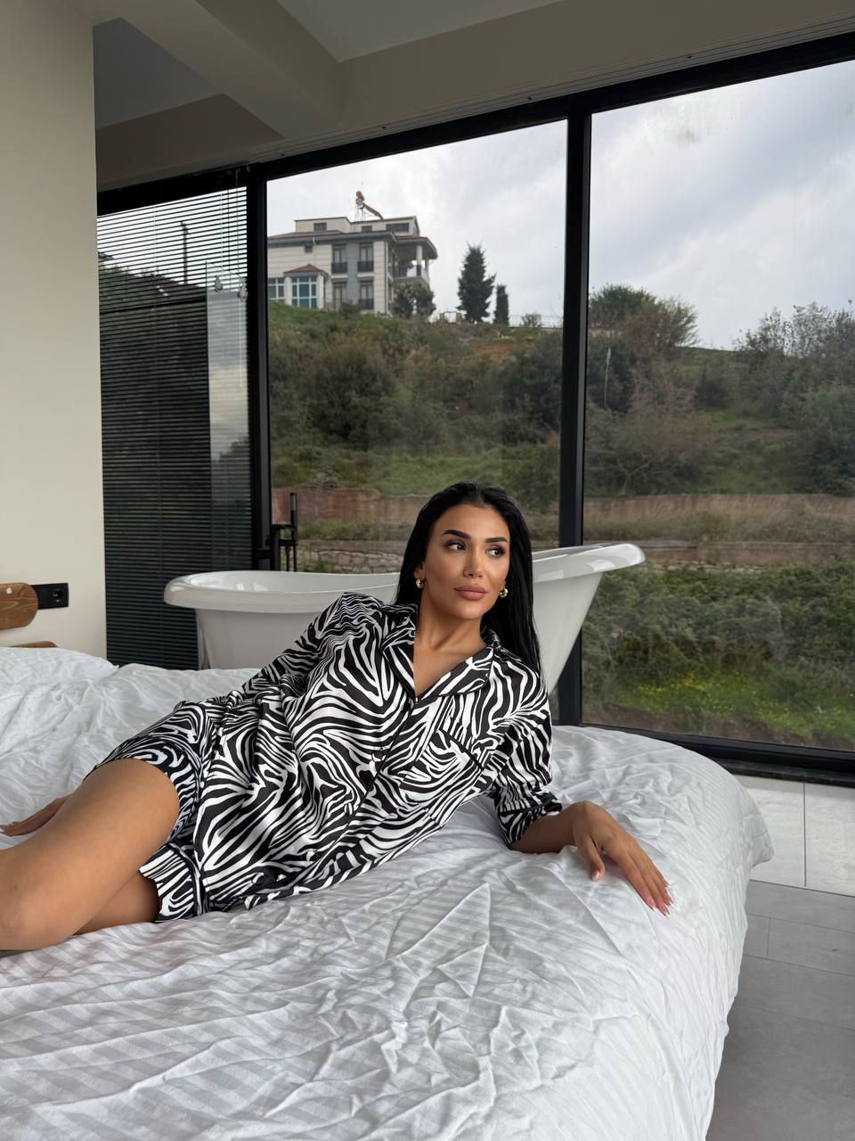 Siyah Beyaz Zebra Desenli Saten Kısa Kadın Pijama Takımı