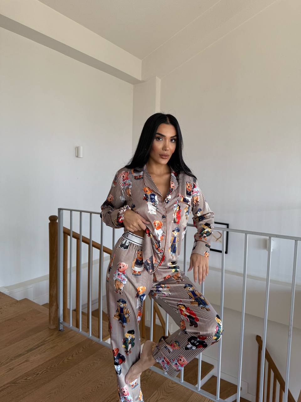 Kahverengi Çizgili Saten Ayıcık Desenli Polo RL Kadın Pijama Takımı