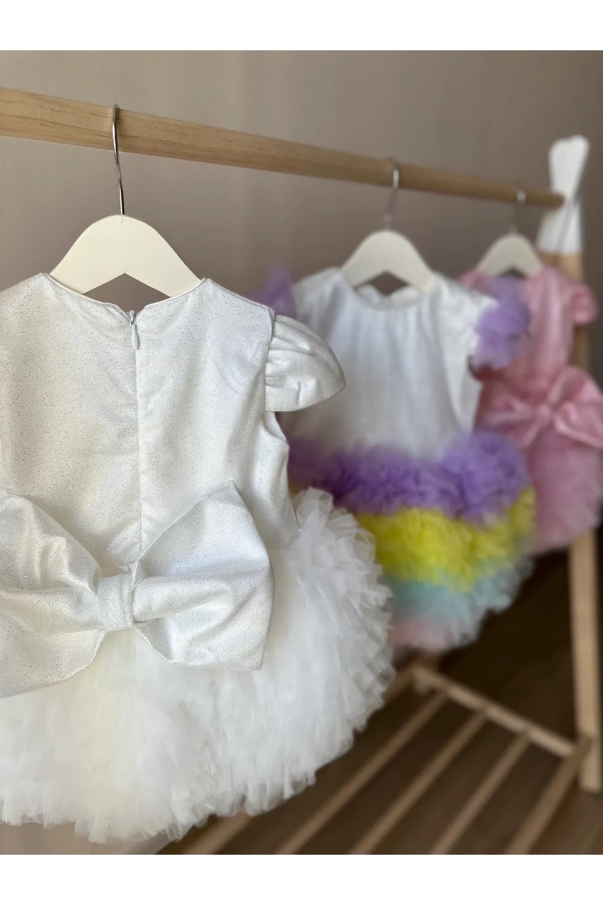 Beyaz Kabarık Tütü Etekli Simli Kız Bebek Elbise