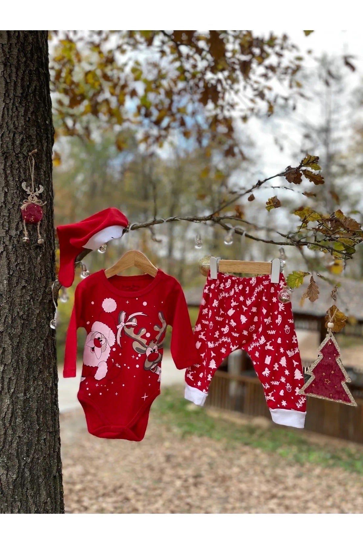 Yılbaşı Temalı Noel Baba ve Ren Geyiği Desenli 3'lü Bebek Takım